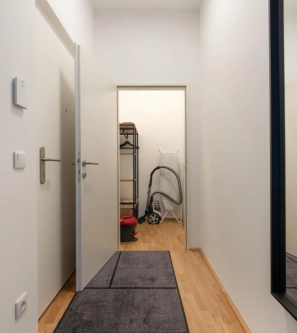 Modernes Und Neues Apartment In Ruhelage Nahe Schoenbrunn Vienna 0*,
